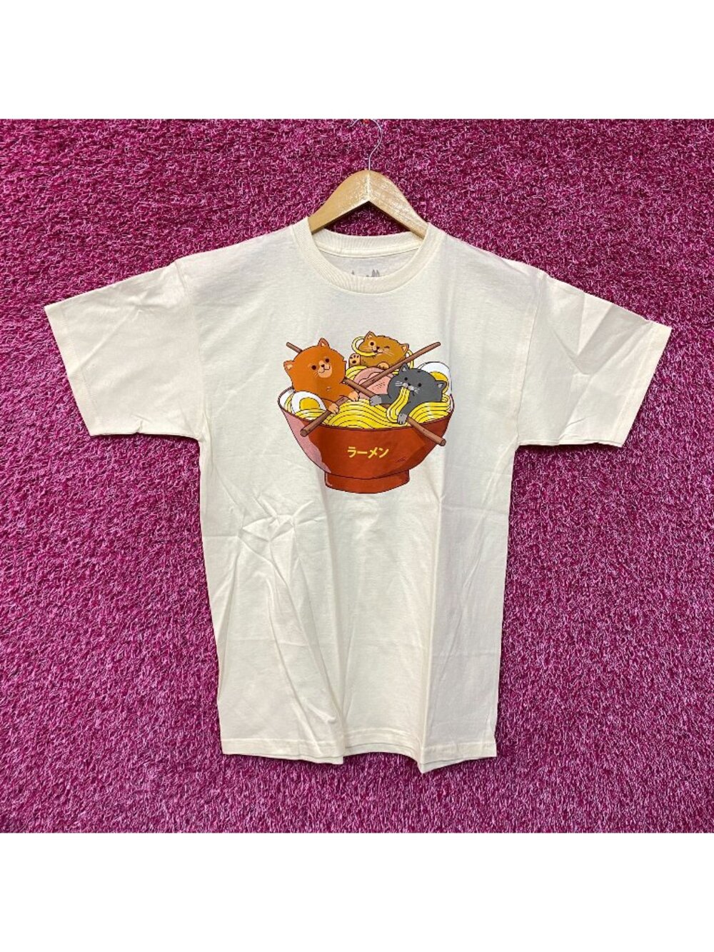 Ramen cat beige Tshirt size medium